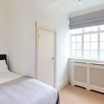 Rent this 5 bed apartment on Atrium Apartments in 131 Park Road, London