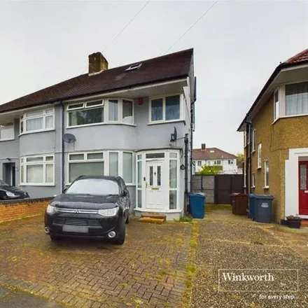Buy this 5 bed duplex on Hermitage Way in Stanmore, Great London