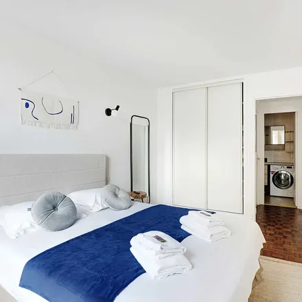 Image 6 - 64 Rue Pergolèse, 75116 Paris, France - Apartment for rent