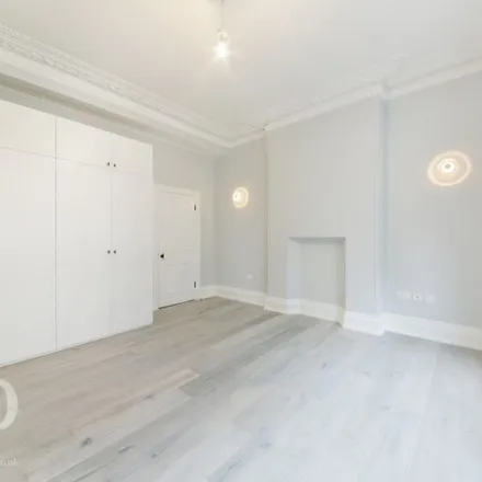 Rent this 3 bed apartment on Bureau de Change in 104 Shaftesbury Avenue, London