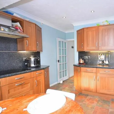 Image 4 - Willow Crescent, Great Houghton, NN4 7AP, United Kingdom - House for sale