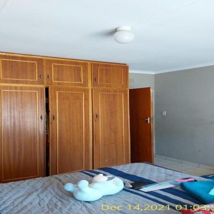 Rent this 2 bed apartment on Central Avenue in Dawkinsville, Klerksdorp