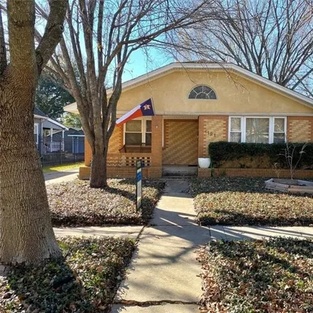 Rent this 3 bed house on 1145 Columbia Street in Houston, TX 77008