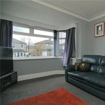 Image 3 - Elmfield Drive, Bradford, United Kingdom - Duplex for sale