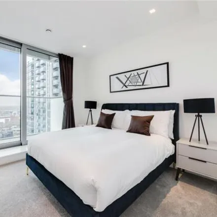 Image 7 - Pan Peninsula, Marsh Wall, Canary Wharf, London, E14 9SH, United Kingdom - Apartment for sale