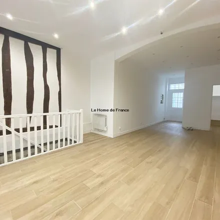 Rent this 2 bed apartment on 32 Avenue des Tribunes in 75012 Paris, France