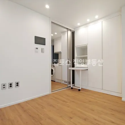 Rent this 1 bed apartment on 서울특별시 광진구 자양동 603-11