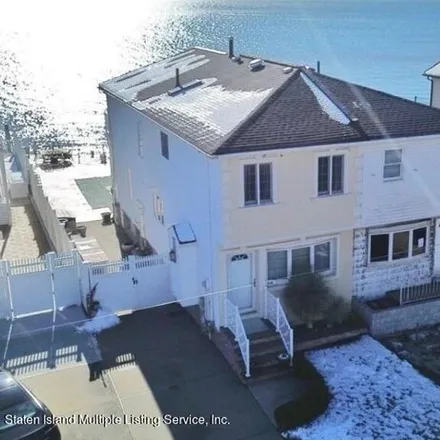 Buy this 3 bed house on 549 Tennyson Drive in New York, NY 10312