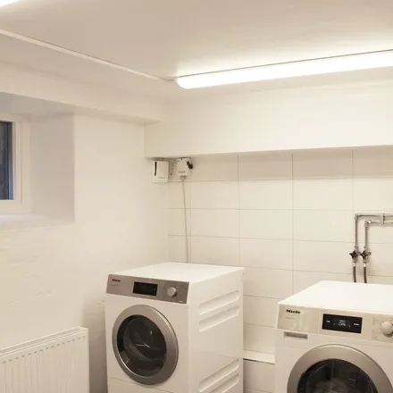 Rent this 2 bed apartment on Övre Olskroksgatan 9 in 416 66 Gothenburg, Sweden