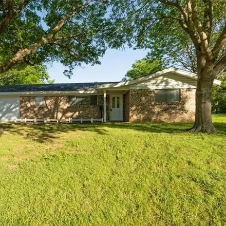 Image 3 - 926 Clebud Drive, Euless, TX 76040, USA - House for sale