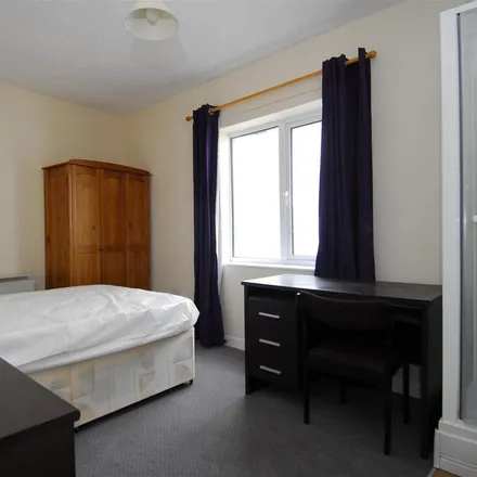 Rent this 2 bed apartment on Radnor Hall in Radnor Place, Plymouth