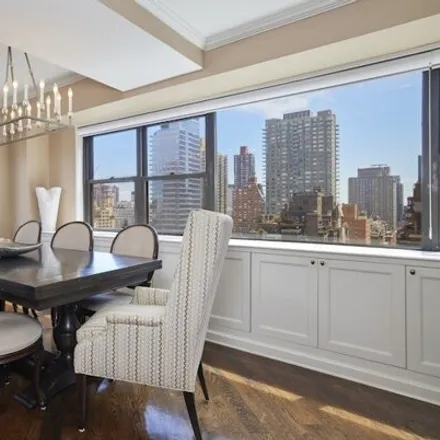 Image 3 - 182 East 73rd Street, New York, NY 10021, USA - Apartment for sale