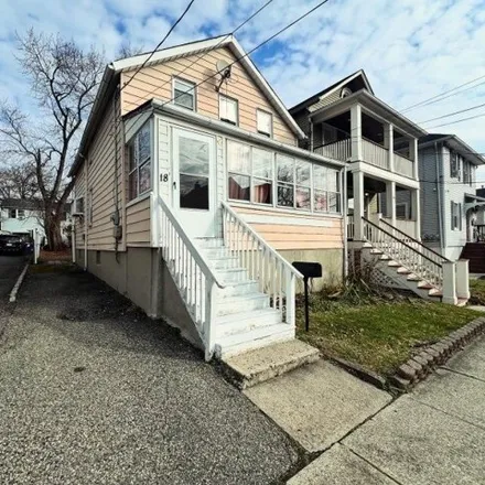 Image 1 - 18 Talbot Street, Montclair, NJ 07042, USA - House for rent