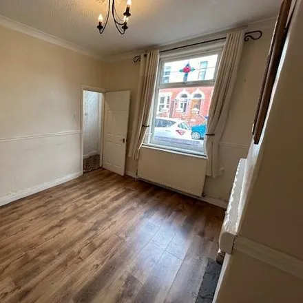 Image 4 - Dimsdale View East, Newcastle-under-Lyme, ST5 8EE, United Kingdom - Townhouse for sale