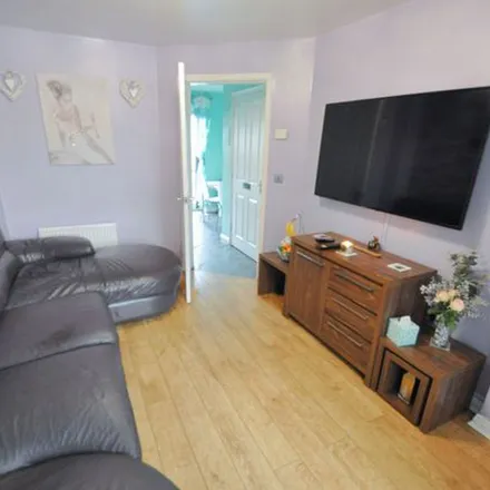 Rent this 3 bed townhouse on Boots in Elliot Street, Ropewalks
