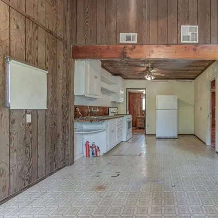 Image 3 - 837 Mussel Shoals Avenue, Shasta Lake, CA 96019, USA - House for sale