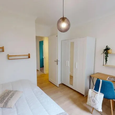 Rent this 5 bed apartment on 8 Rue de la Crèche in 75017 Paris, France