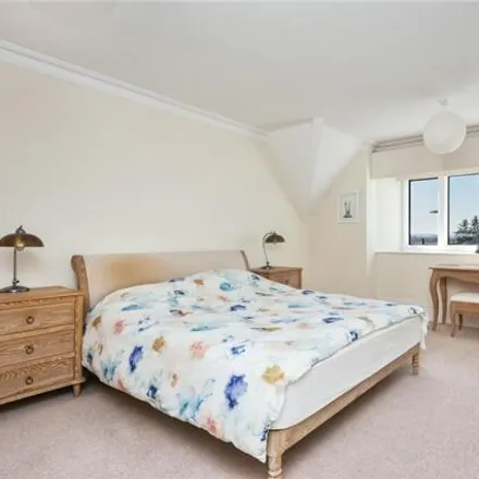Image 6 - Swaylands, Penshurst Road, Sevenoaks, TN11 8AD, United Kingdom - Apartment for sale
