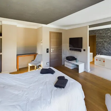 Rent this 5 bed house on Le Plan de la Tour in Boulevard du Maréchal Gallieni, 83120 Le Plan-de-la-Tour