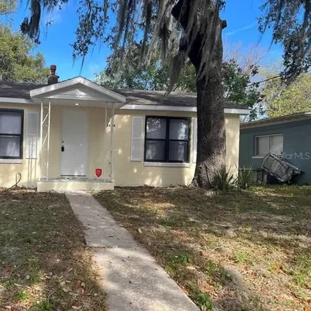 Buy this 2 bed house on 1806 High Street in Leesburg, FL 34748