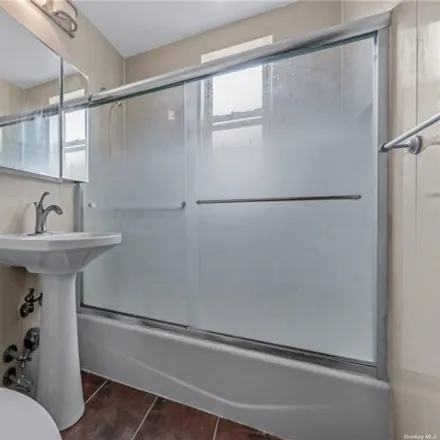 Image 9 - 105-28 65th Avenue, New York, NY 11375, USA - Apartment for sale