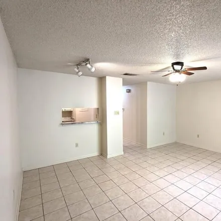 Rent this 1 bed condo on 5275 Butter Creek Lane in Essen Plaza, East Baton Rouge Parish