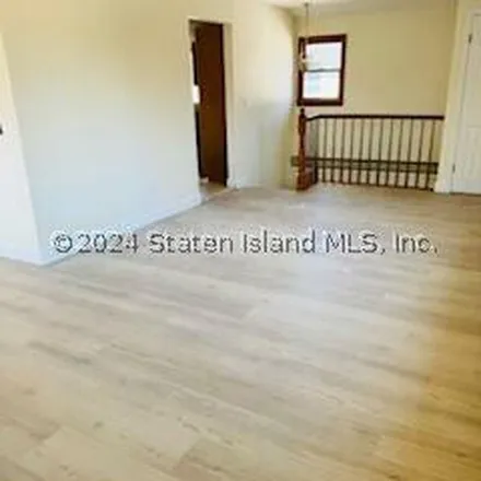 Image 4 - 593 Clawson Street, New York, NY 10306, USA - Apartment for rent