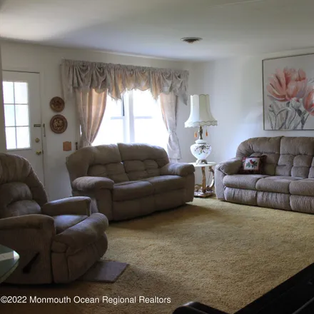 Image 5 - 201 Bee Street, Manchester Township, NJ 08759, USA - Duplex for sale