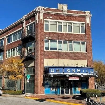 Buy this 3 bed condo on Union Hill Apartments in 2929 McGee Trafficway, Kansas City