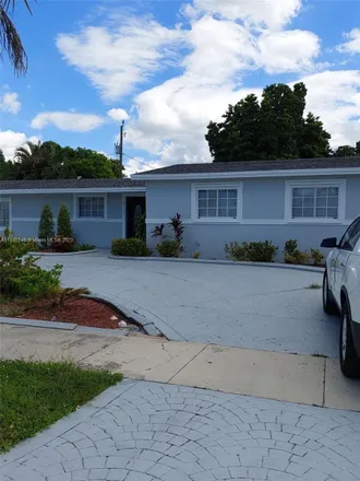 Image 3 - 18025 Northwest 83rd Avenue, Hialeah, FL 33015, USA - House for rent