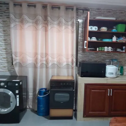Rent this 3 bed apartment on Commissariat central de la Ville de Lome in Rue Zooti, Lomé