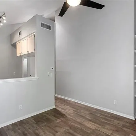 Image 3 - 4411 Guadalupe Street, Austin, TX 78756, USA - Condo for sale