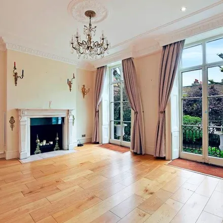 Rent this 5 bed house on 29 Trevor Square in London, SW7 1TW