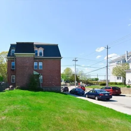 Image 3 - 456 Eastern Avenue, Flint Village, Fall River, MA 02723, USA - House for sale