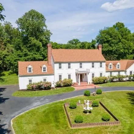 Buy this 6 bed house on 220 Stonewall Ln in Fairfield, Connecticut