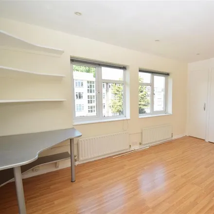 Image 7 - Cumberland Close, London, TW1 1RS, United Kingdom - Apartment for rent
