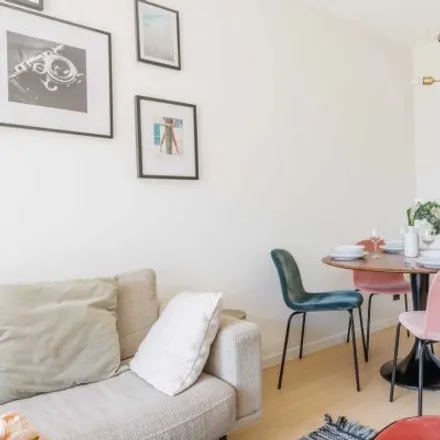 Image 4 - 4 Rue Erlanger, 75016 Paris, France - Apartment for rent