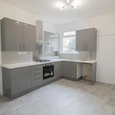 Rent this 2 bed townhouse on 119 Westwood Road in Nottingham, NG2 4FU