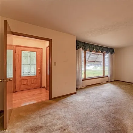 Image 3 - 1373 North Skyline Drive, Seven Hills, OH 44131, USA - House for sale