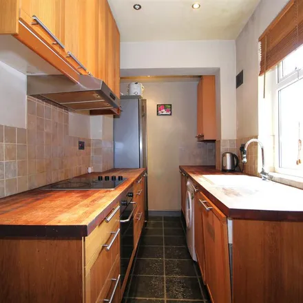 Rent this 2 bed townhouse on Beatrice Road in Leicester, LE3 9FD