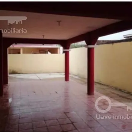 Buy this studio house on Escuela Secundaria Tecnica Industrial N. 8 in Humboldt 39, 96730 Minatitlán