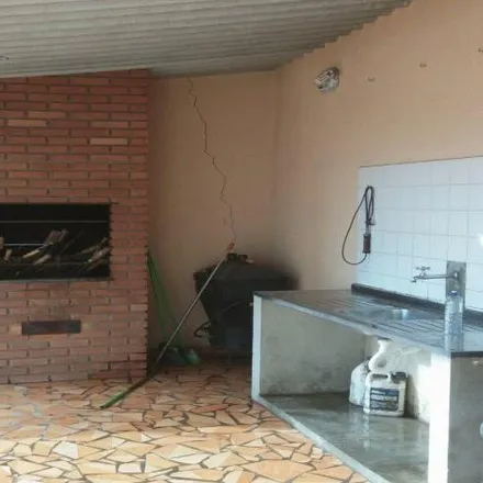 Buy this 3 bed house on Padaria e Confeitaria Santo Antônio in Avenida Doutor Artur Bernardes 1069, Jardim Maria do Carmo