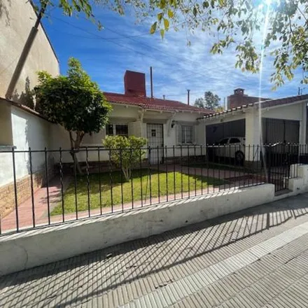 Buy this 3 bed house on Chacabuco 1014 in Distrito Villa Hipódromo, 5501 Distrito Ciudad de Godoy Cruz