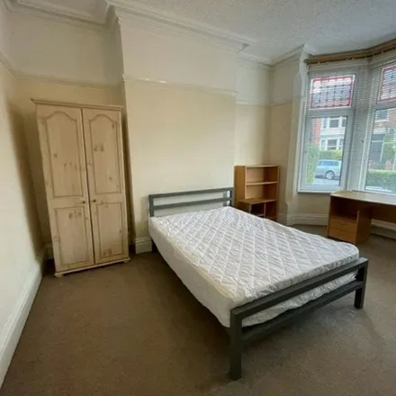 Rent this 6 bed apartment on Friends Tandoori in Queens Road, Leicester