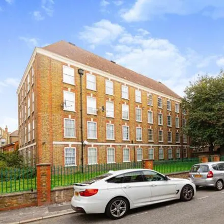 Image 1 - Hartnoll House, Eastwood Close, London, N7 8DS, United Kingdom - Apartment for sale