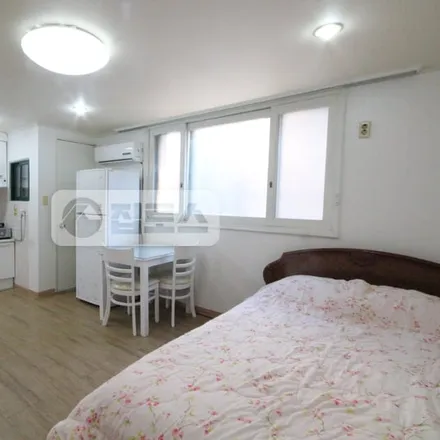 Rent this studio apartment on 서울특별시 강남구 대치동 900-38