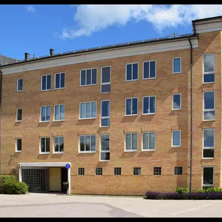 Rent this 3 bed apartment on Rekrytgatan 29 in 582 14 Linköping, Sweden