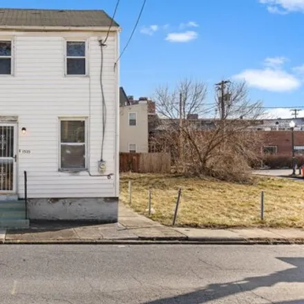 Buy this 2 bed house on 1327 William Street in Harrisburg, PA 17102