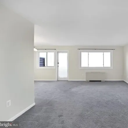 Image 8 - The Lancaster, 1830 Columbia Pike, Arlington, VA 22204, USA - Condo for sale