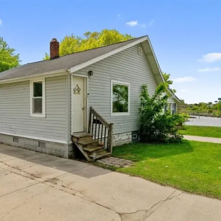 Buy this 2 bed house on 1798 Whipple Street in Port Huron, MI 48060